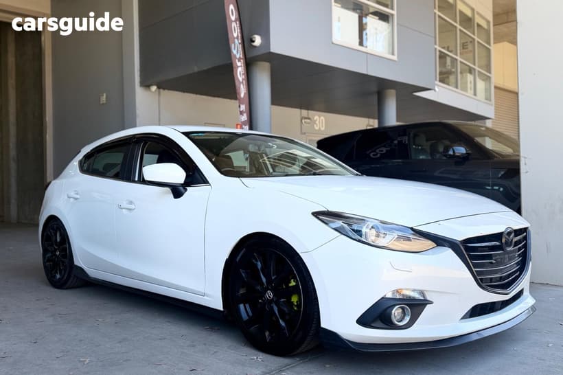 White 2015 Mazda 3 Hatchback Sp25 Gt