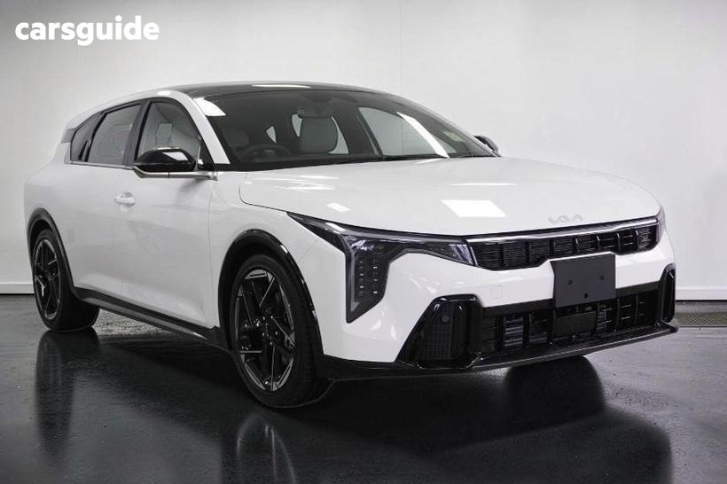 White 2025 Kia K4 Hatchback Gt-Line