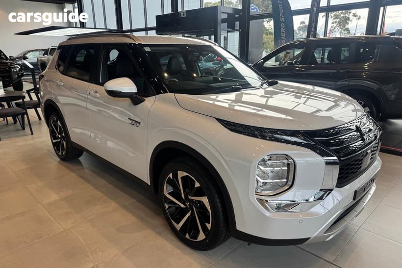 White 2025 Mitsubishi Outlander Wagon Phev Aspire 5 Seat (Awd)