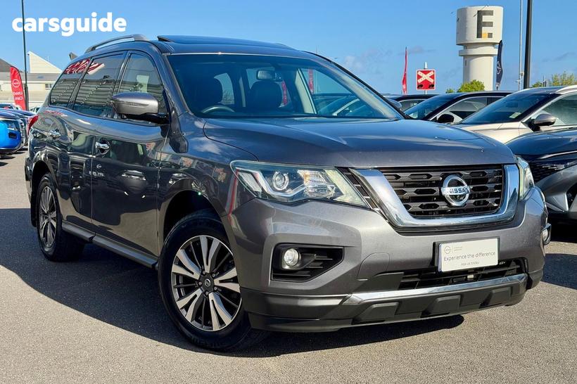 Grey 2017 Nissan Pathfinder Wagon St-L (4X2)