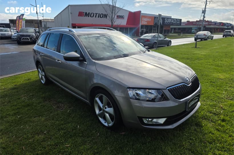 Beige 2015 Skoda Octavia Wagon 110 Tsi Style