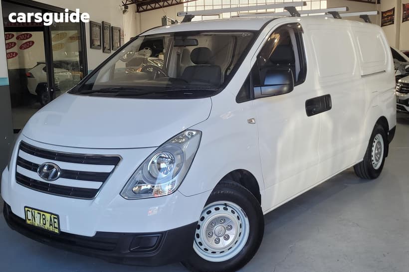 White 2017 Hyundai Iload Van 3S Liftback