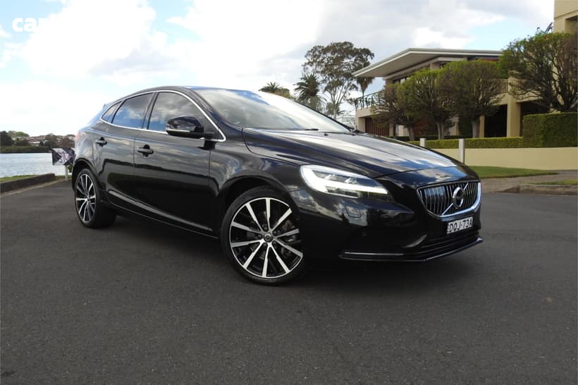 Black 2017 Volvo V40 Hatchback D4 Inscription