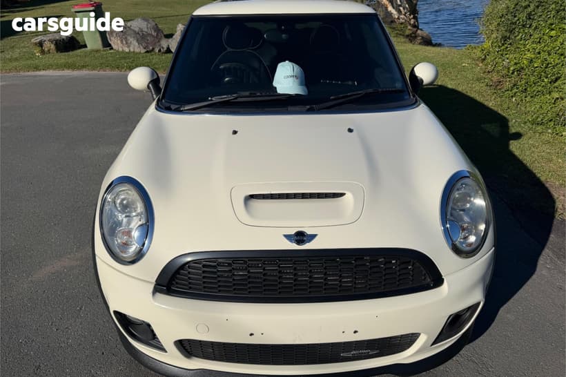 White 2008 Mini Cooper Hatchback S