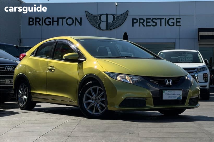 Green 2013 Honda Civic Hatchback Vti-S