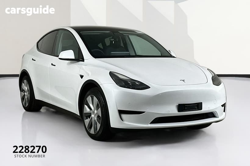 White 2023 Tesla Model Y Wagon Rear-Wheel Drive