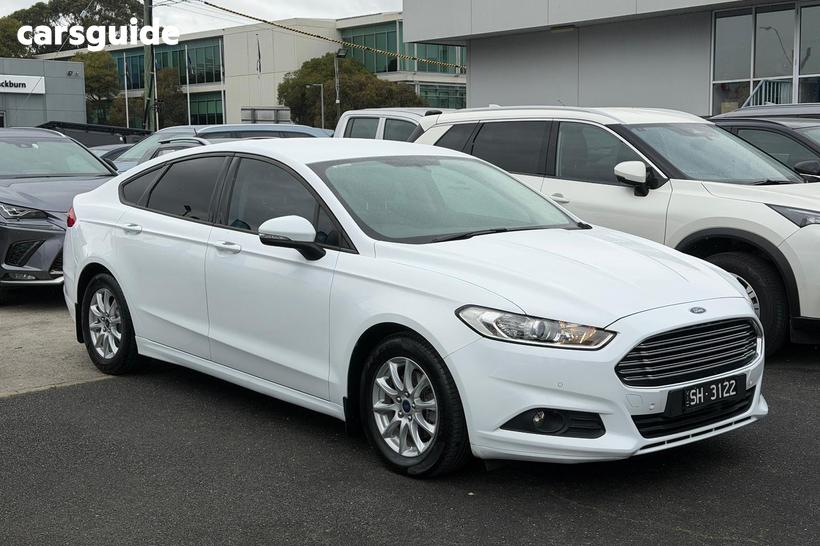 White 2016 Ford Mondeo Hatchback Ambiente