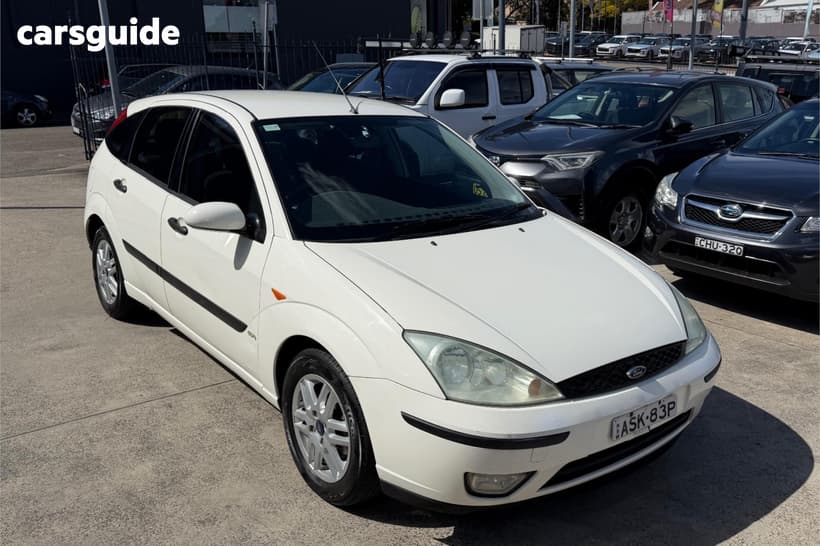 White 2004 Ford Focus Hatchback Cl
