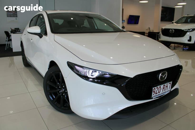 White 2025 Mazda Mazda3 Hatchback G25 Astina