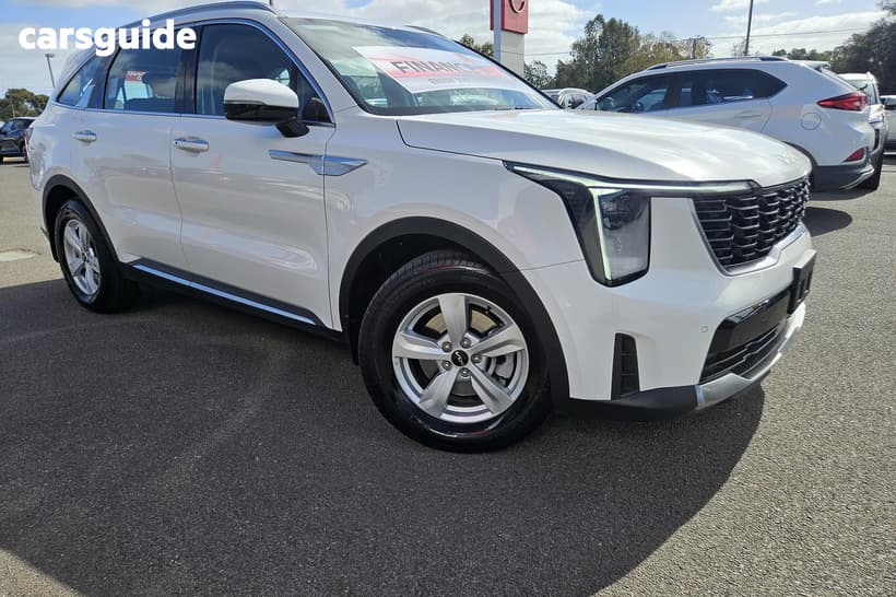 White 2023 Kia Sorento Wagon S 7 Seat