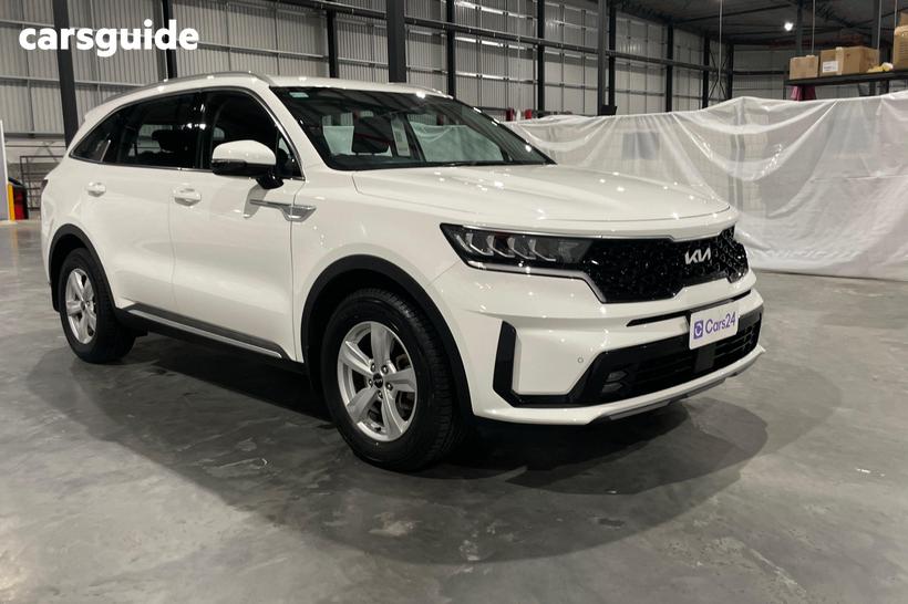 White 2023 Kia Sorento Wagon S 7 Seat