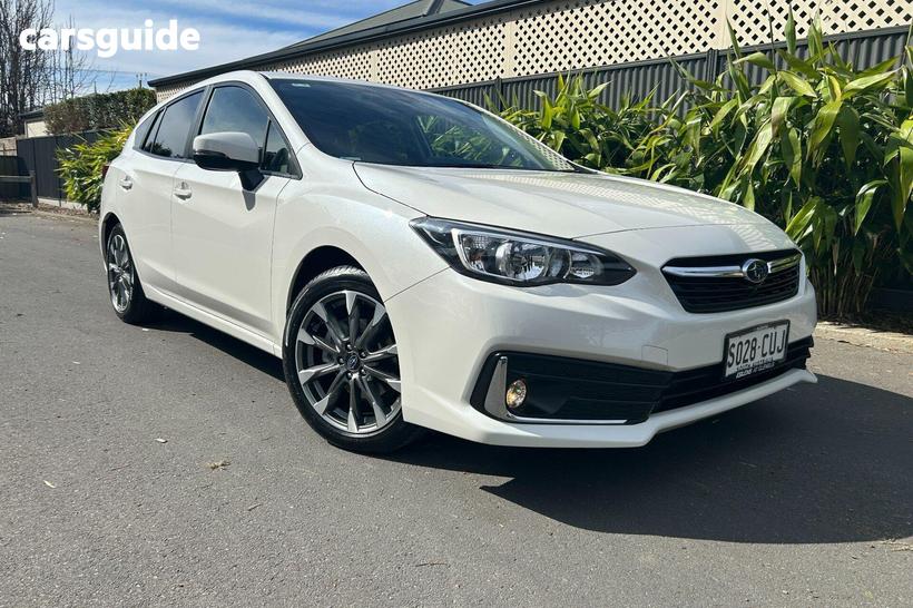 White 2023 Subaru Impreza Hatchback 2.0I Premium (Awd)