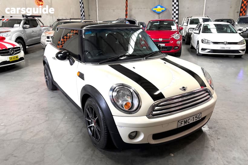 Cream 2009 Mini Cooper Hatchback
