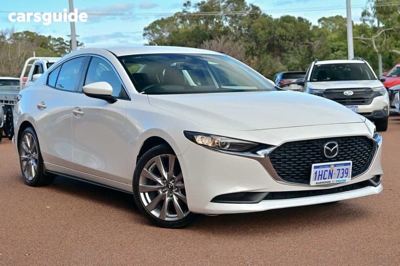 White 2019 Mazda 3 Sedan G25 Evolve