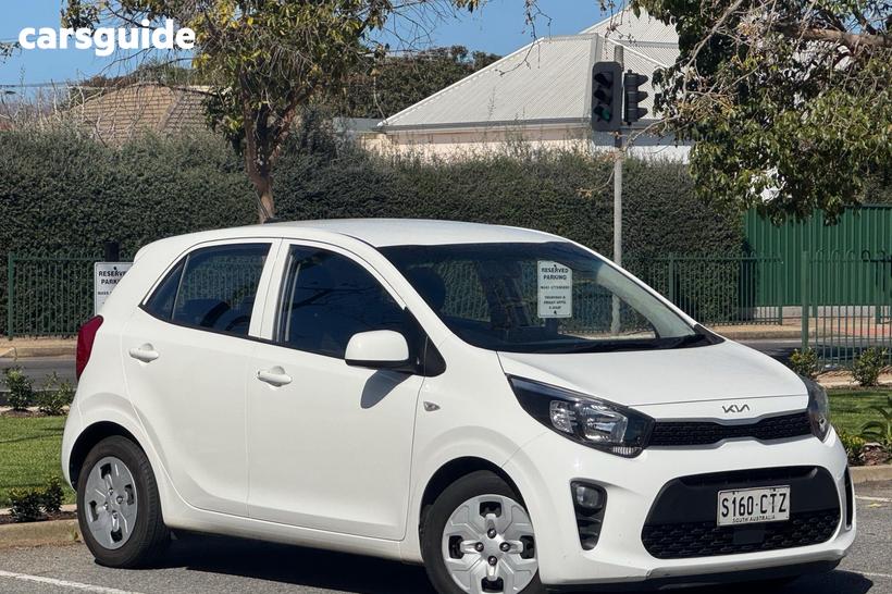 White 2022 Kia Picanto Hatchback S (Pe)