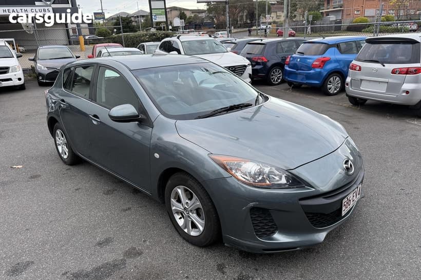 Green 2013 Mazda 3 Hatchback Neo