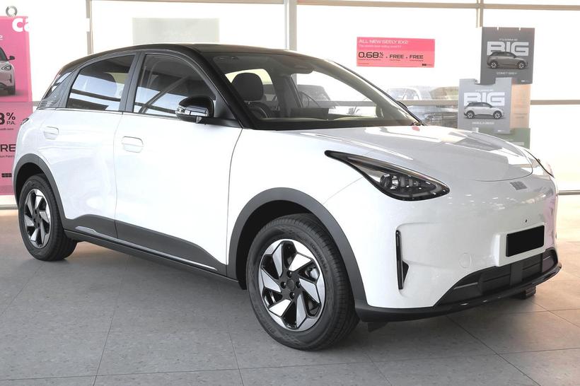 White 2026 Geely Ex2 Hatchback Inspire