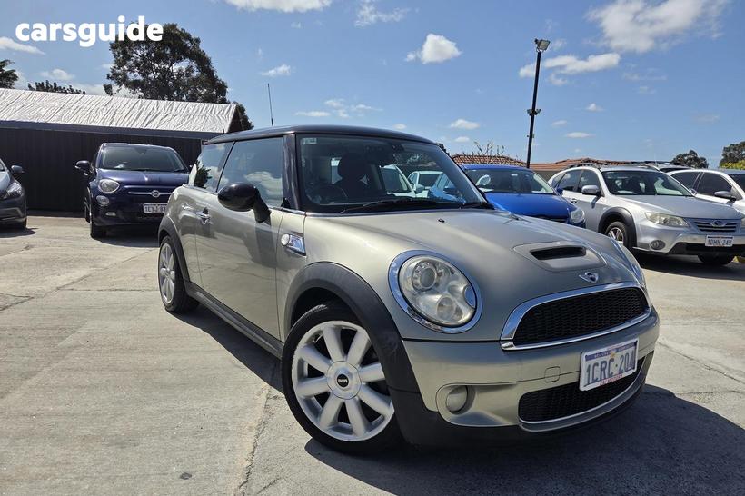 Silver 2007 Mini Cooper Hatchback S