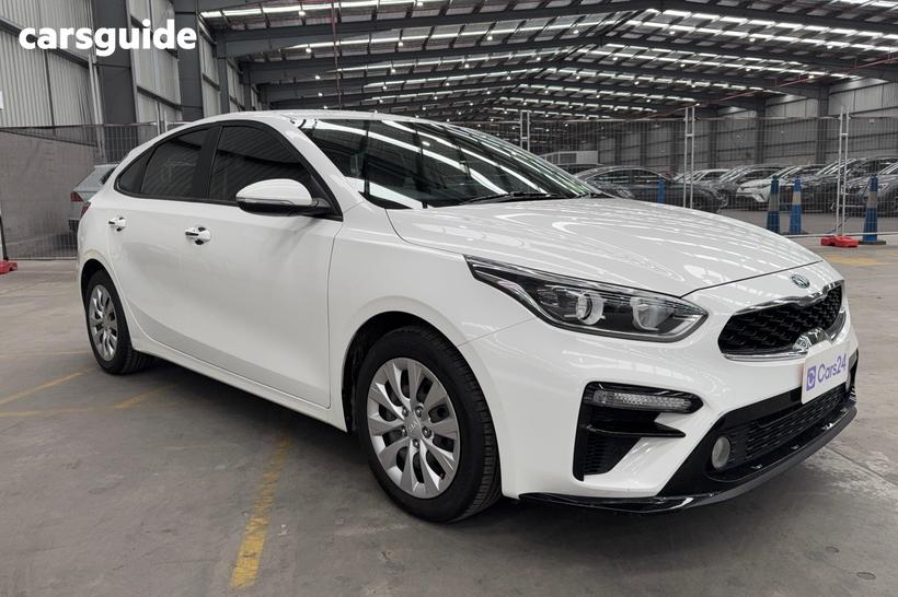 White 2019 Kia Cerato Hatchback S (Av)