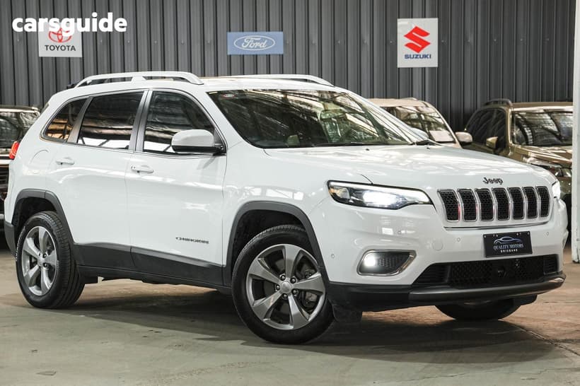 White 2019 Jeep Cherokee Wagon Limited (4X4)