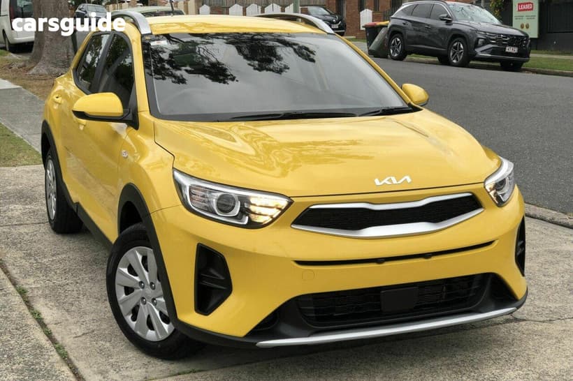 Yellow 2022 Kia Stonic Wagon S