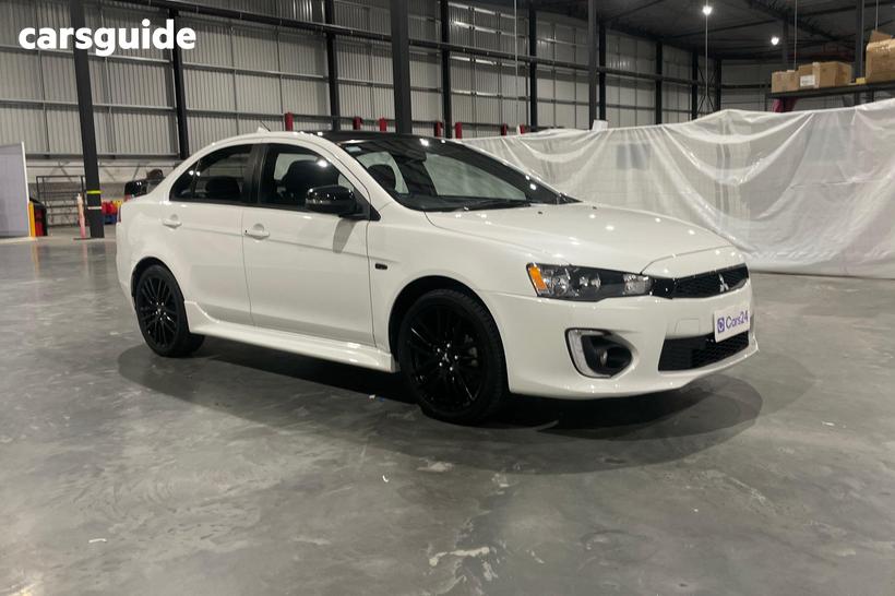 White 2017 Mitsubishi Lancer Sedan Black Edition (Es)