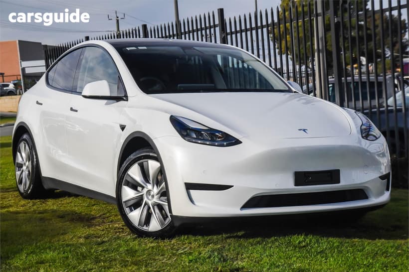 White 2023 Tesla Model Y Wagon Rear-Wheel Drive