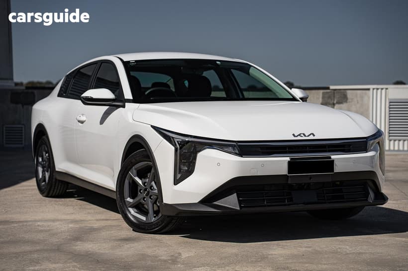 White 2025 Kia K4 Sedan S