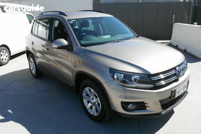 Gold 2012 Volkswagen Tiguan Wagon 103 Tdi