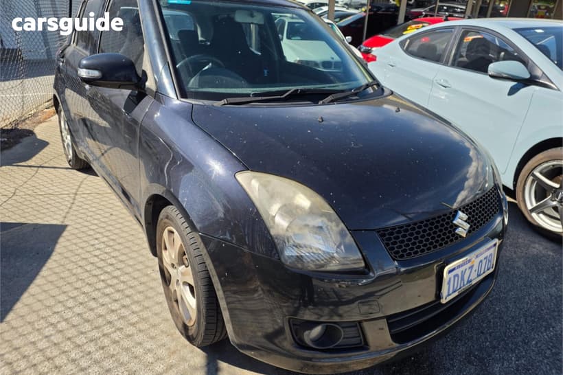Black 2010 Suzuki Swift Hatchback Re.4