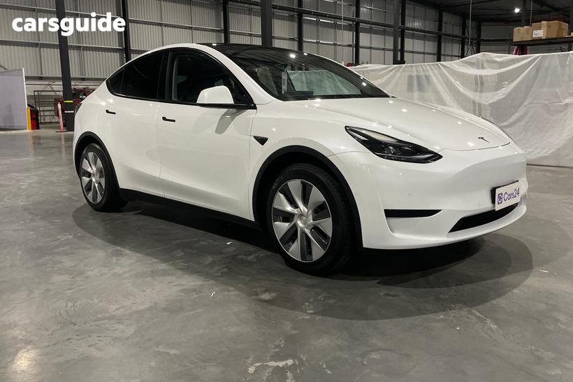 White 2023 Tesla Model Y Wagon Rear-Wheel Drive