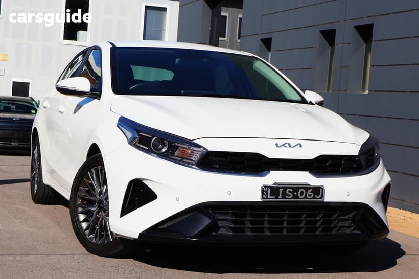 White 2024 Kia Cerato Hatchback Sport