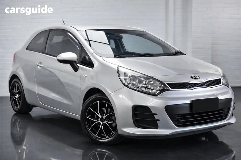 Silver 2015 Kia RIO Hatchback S