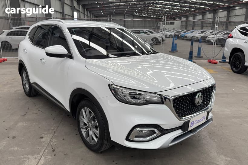 White 2024 MG HS Wagon Vibe