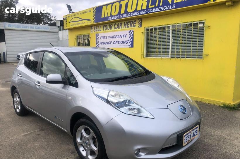 Silver 2015 Nissan Leaf Hatchback
