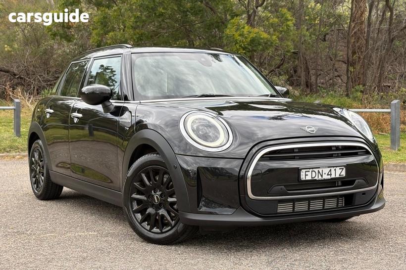 Black 2023 Mini Cooper Hatchback Classic 5D Hatch