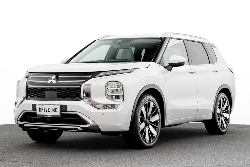 White 2025 Mitsubishi Outlander Wagon Exceed 5 Seat (Awd)