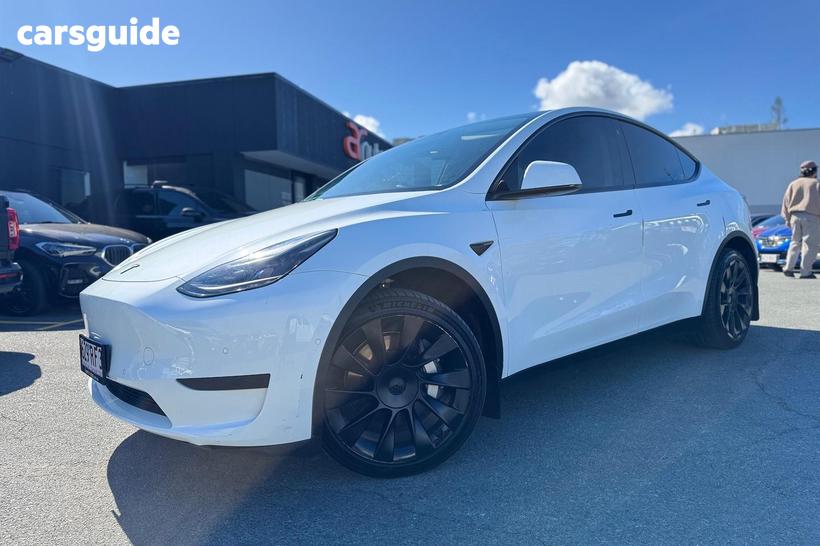 White 2023 Tesla Model Y Wagon Rear-Wheel Drive