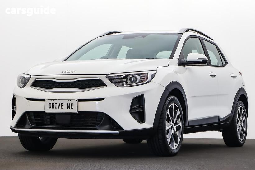 White 2022 Kia Stonic Wagon Sport