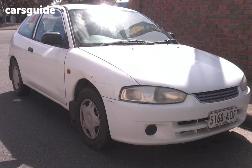 White 2002 Mitsubishi Mirage Hatchback