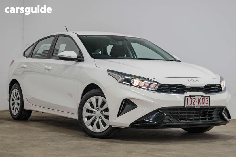 White 2024 Kia Cerato Hatchback S