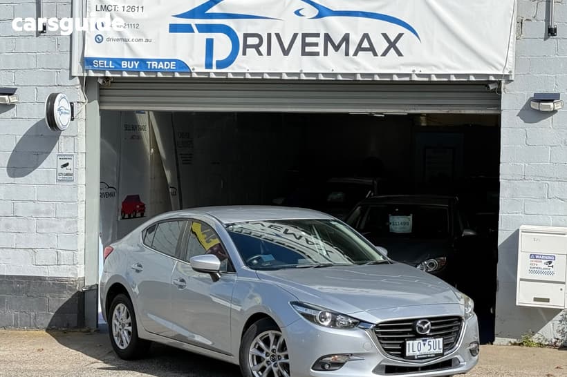 Silver 2017 Mazda 3 Sedan Maxx