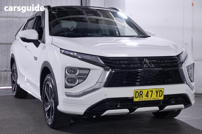 White 2022 Mitsubishi Eclipse Cross Wagon Exceed Phev