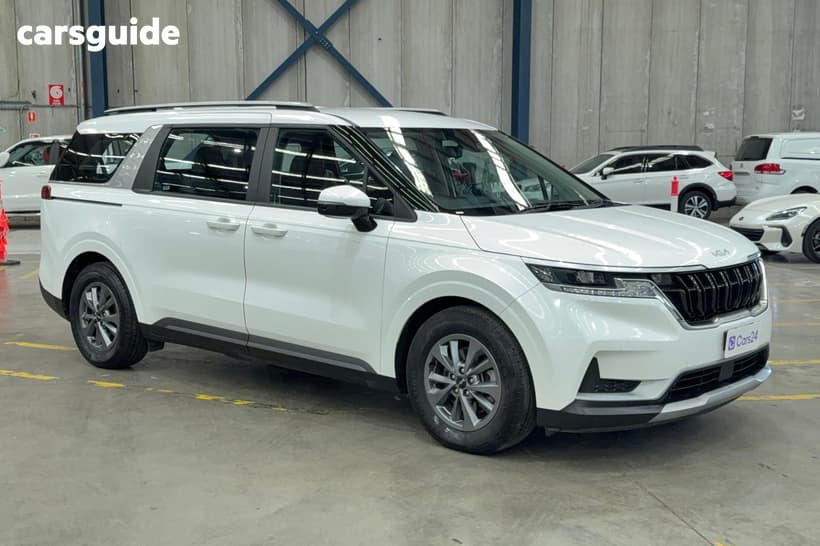 White 2022 Kia Carnival Wagon S