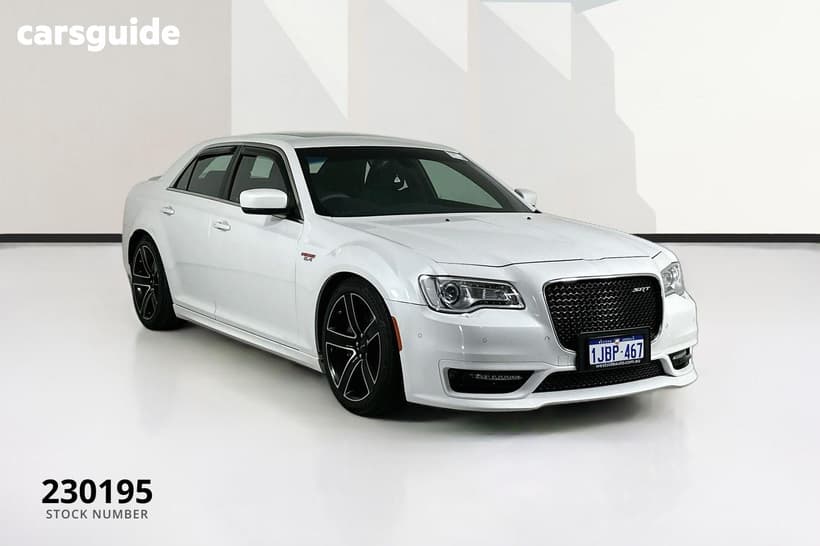White 2016 Chrysler 300 Sedan Srt8 Core