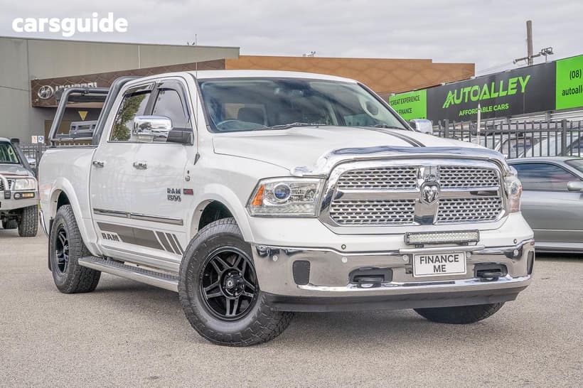 White 2018 RAM 1500 Coach Express (4X4) Blk Pak W/Rboxes