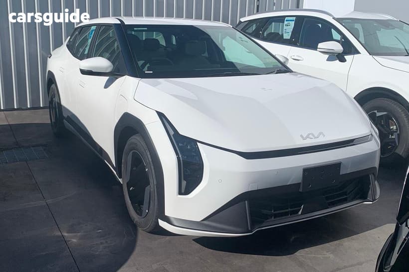 White 2026 Kia Ev4 Sedan AIR STANDARD RANGE F