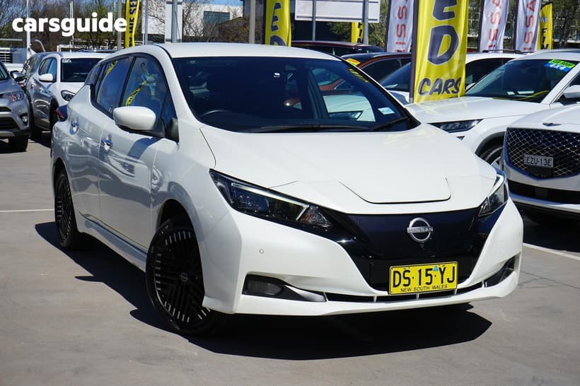 White 2023 Nissan Leaf Hatchback E+