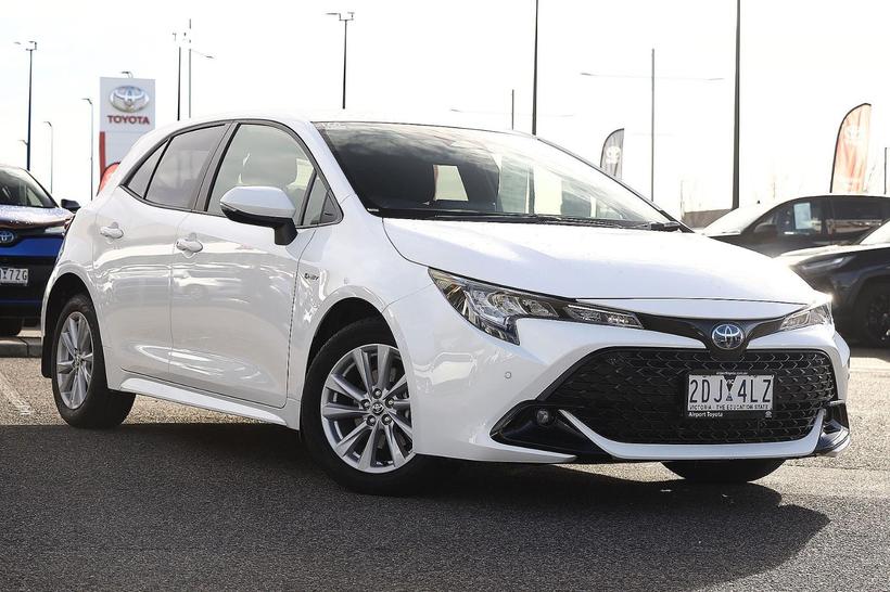 White 2025 Toyota Corolla Hatchback Sx Hybrid