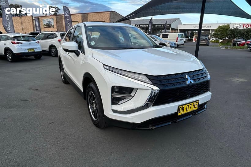 White 2024 Mitsubishi Eclipse Cross Wagon Es (2Wd)
